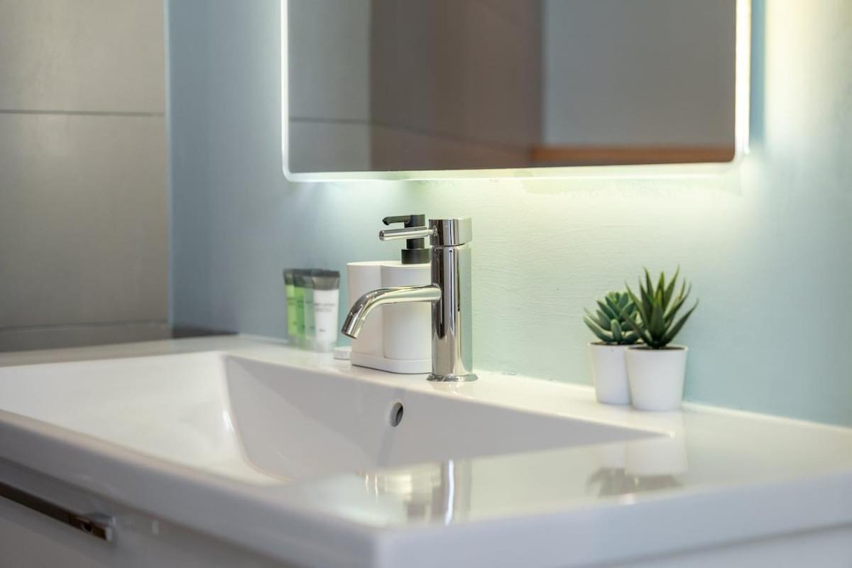 Apartamento Modern 4-bedroom With Vintage-style In Jumeirah Dubai