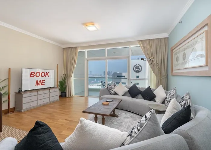 Modern 4-Bedroom With Vintage-Style In Jumeirah Beach Residence
