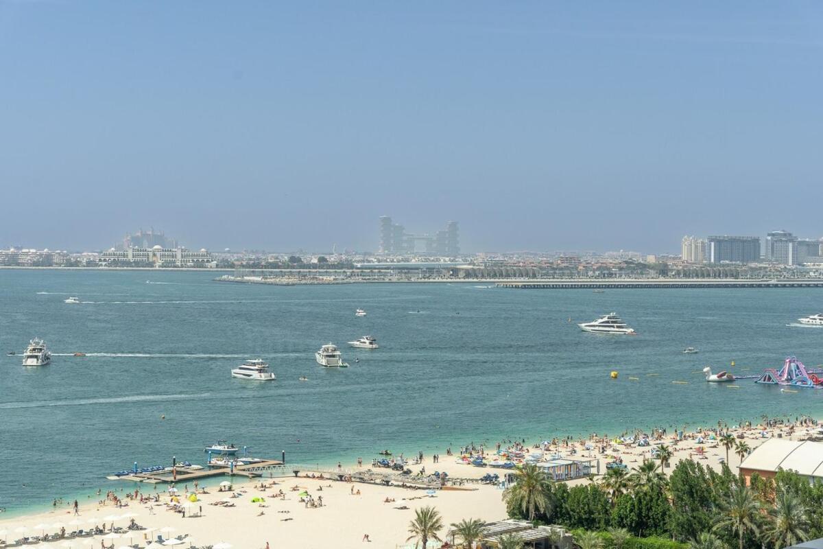 Apartment Modern 4-bedroom With Vintage-style In Jumeirah Dubai