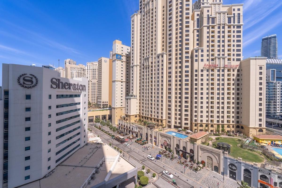 Modern 4-bedroom With Vintage-style In Jumeirah * Dubai