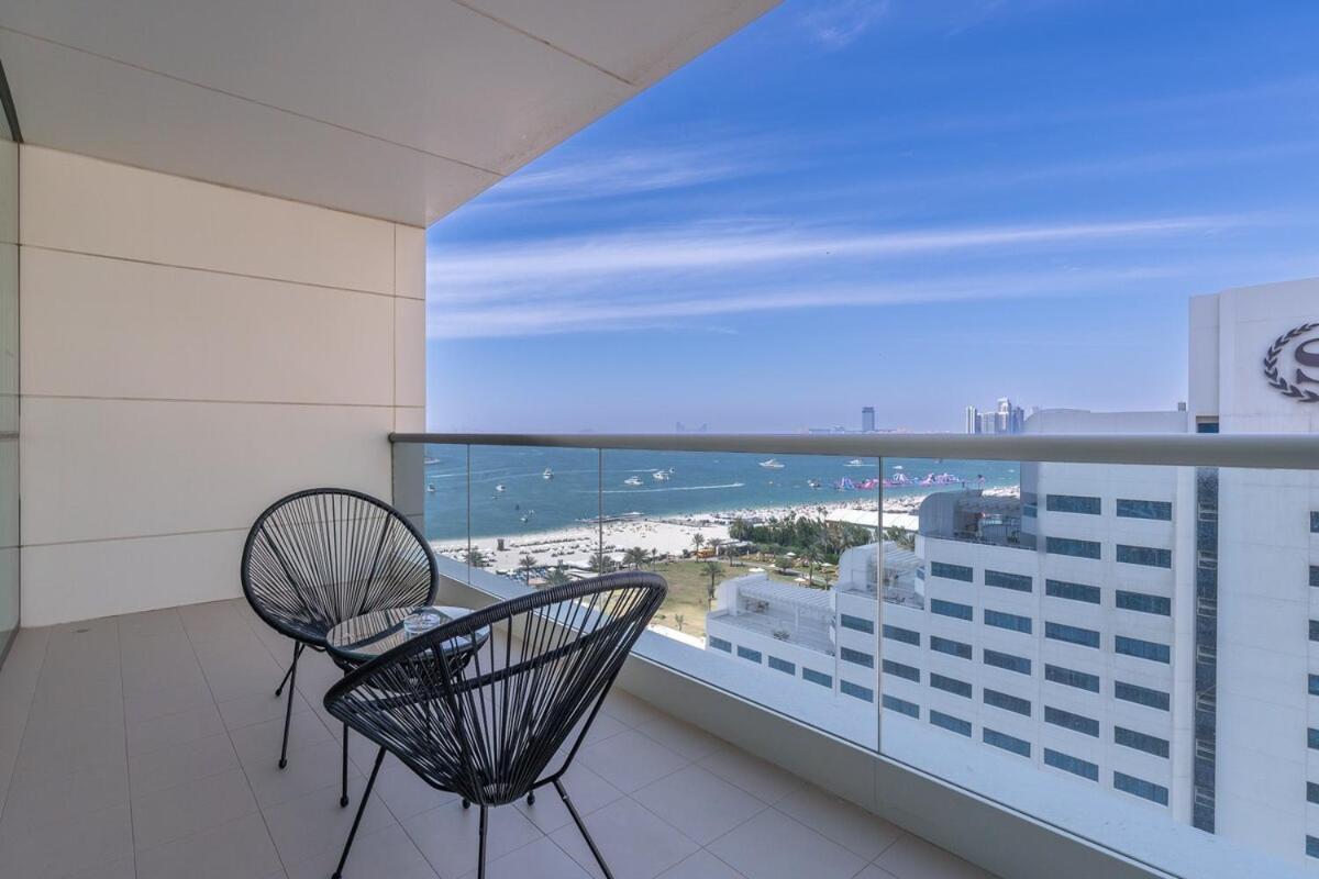 Modern 4-bedroom With Vintage-style In Jumeirah Apartment Dubai