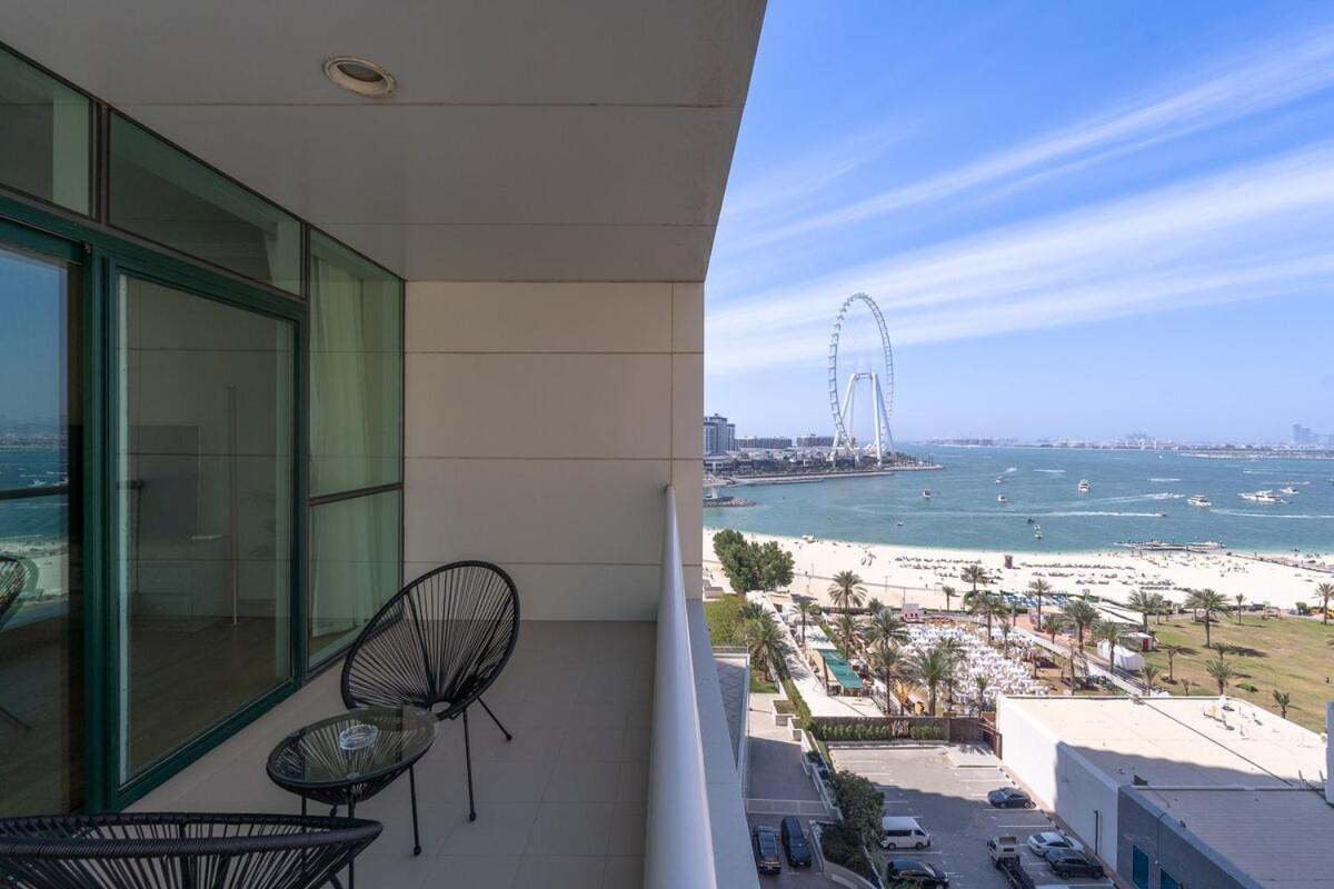 Modern 4-bedroom With Vintage-style In Jumeirah