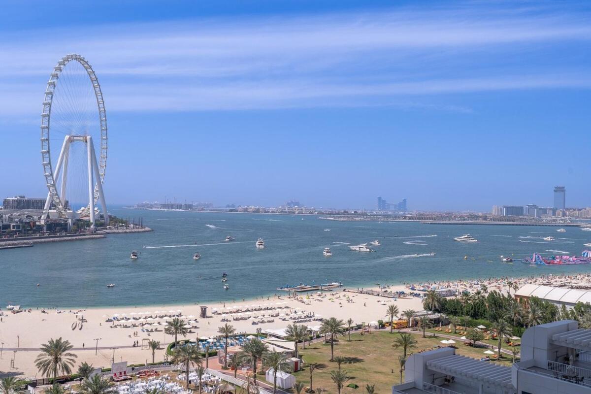 Modern 4-bedroom With Vintage-style In Jumeirah Apartment *