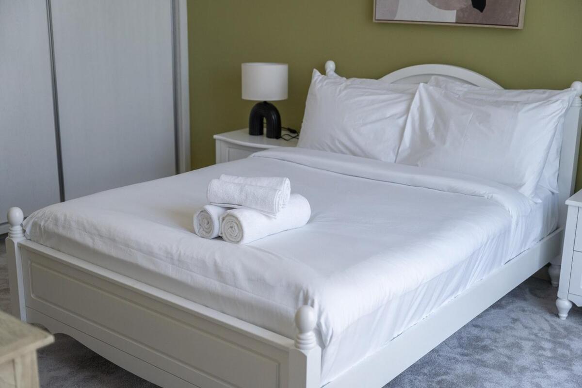Apartment Modern 4-bedroom With Vintage-style In Jumeirah Dubai