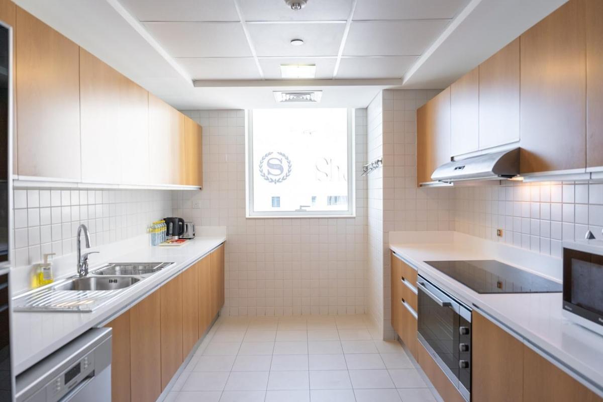 Apartment Modern 4-bedroom With Vintage-style In Jumeirah Dubai