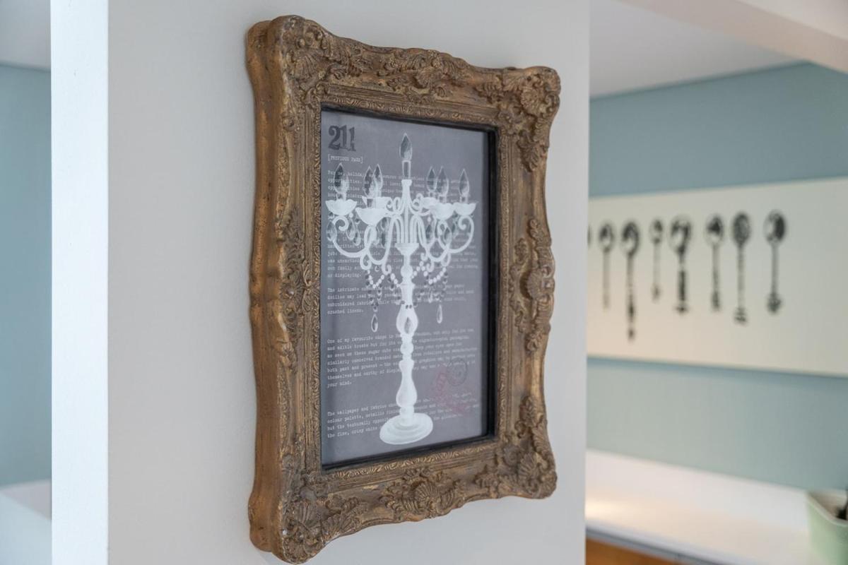 Apartment Modern 4-bedroom With Vintage-style In Jumeirah