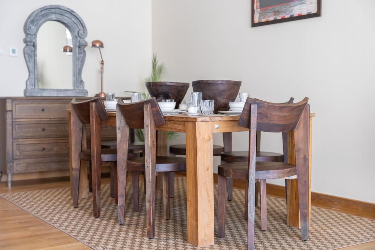 Apartment Modern 4-bedroom With Vintage-style In Jumeirah Dubai