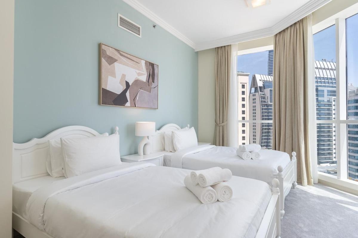 Modern 4-bedroom With Vintage-style In Jumeirah Apartment Dubai